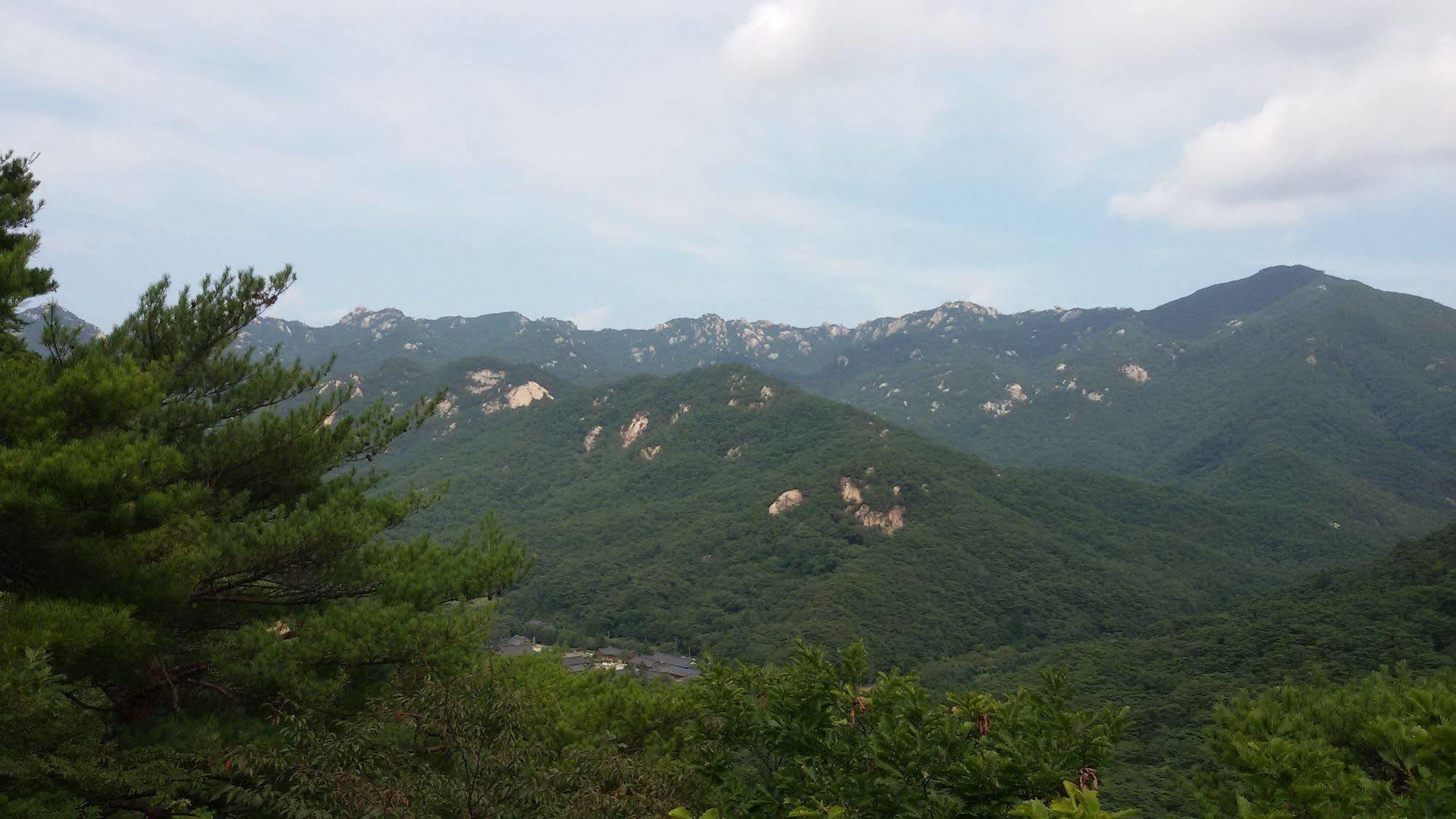 Lake Hills Hotel Songnisan Boeun Buitenkant foto